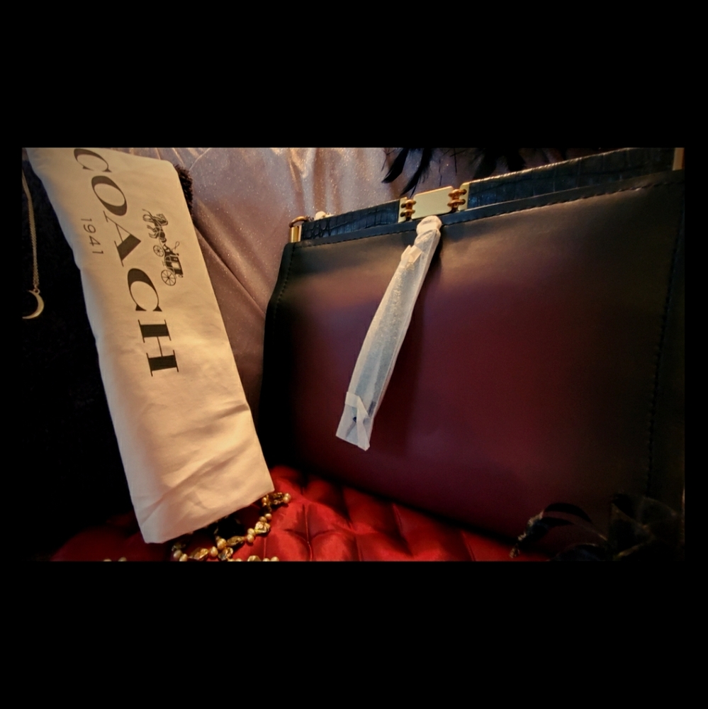 Troupe Shoulder Bag 34 w/Croc Detail